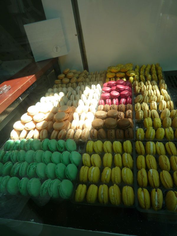 甘いものでも食べて、頭の回転を良くしましょうね。_d0266681_0595882.jpg
