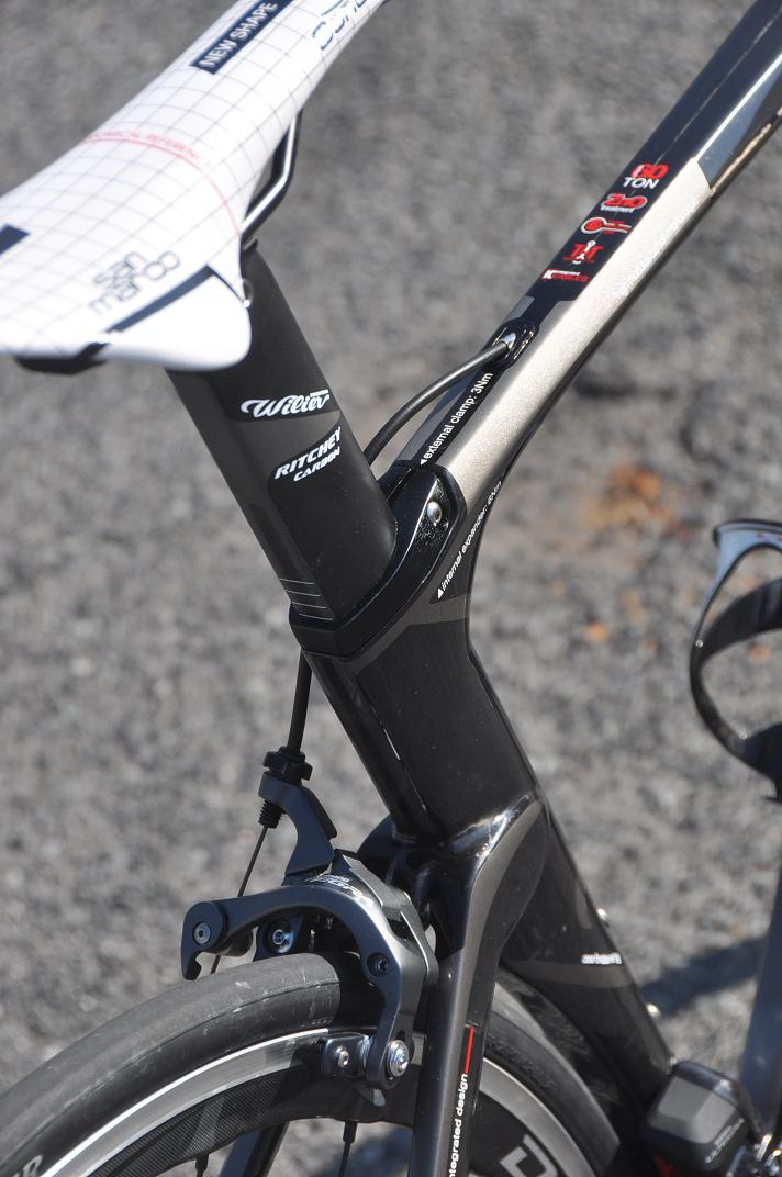 Wilier Cento 1 Air　+　新型6800Di2_b0246207_2339042.jpg