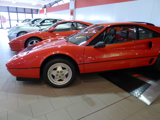 フェラーリの聖地、モデナからの89年GTBturbo_a0129711_18462884.jpg