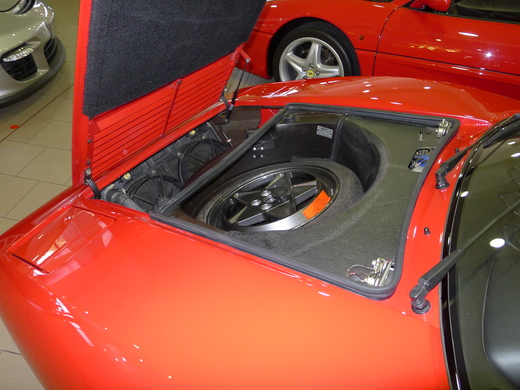 フェラーリの聖地、モデナからの89年GTBturbo_a0129711_1922742.jpg