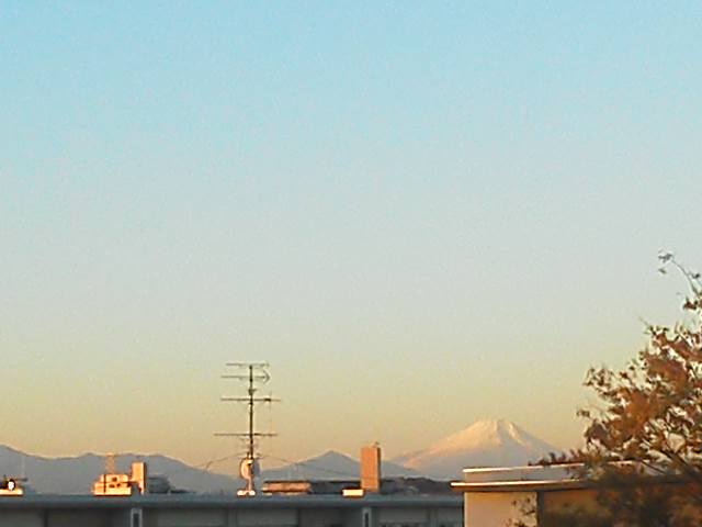 ●くっきりな富士山_a0268821_2246159.jpg