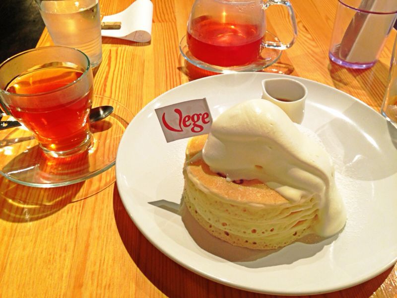 Ｖegeでスペシャルパンケーキ_c0045237_2373257.jpg