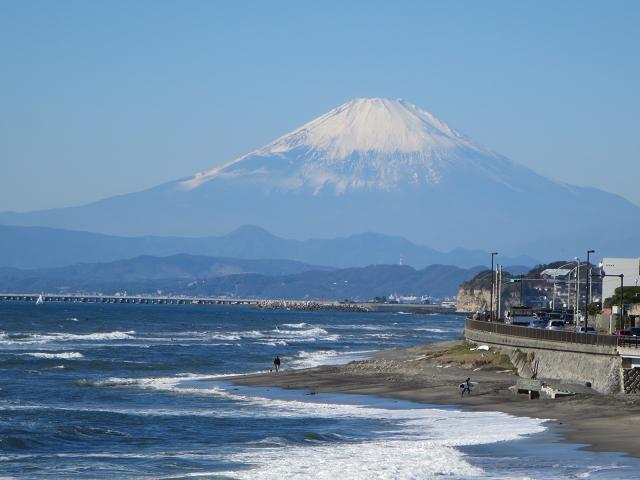 【稲村ケ崎から見た今朝の富士山】_c0042960_20521537.jpg