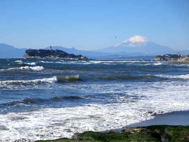 【稲村ケ崎から見た今朝の富士山】_c0042960_20523893.jpg