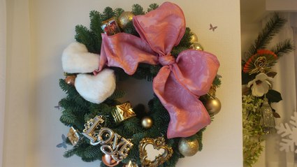 モミの木の香りのクリスマスリース_e0131324_8403152.jpg