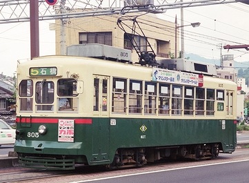 長崎電気軌道の赤い帯_e0030537_22134122.jpg