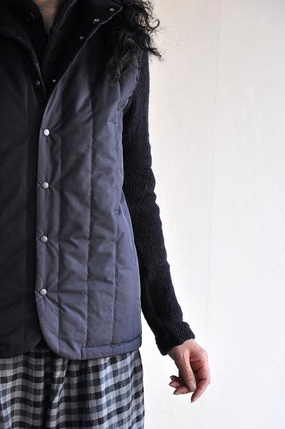 STILL BY HAND　Thinsulate Reversible Vest_d0120442_14571270.jpg