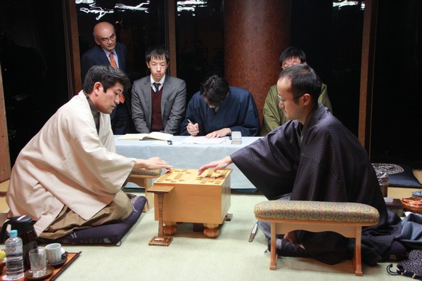 将棋の頂上決戦、第26期竜王戦第4局。森内名人が勝利し竜王奪取に王手!_b0022690_19475261.jpg