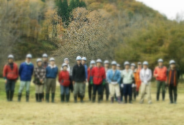 くつきの森で、未来の里山づくりを・・・薪ネット作業例会_d0005250_1829135.jpg