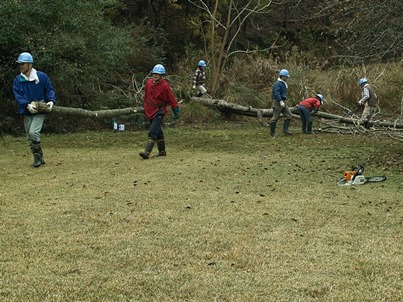 くつきの森で、未来の里山づくりを・・・薪ネット作業例会_d0005250_18314787.jpg