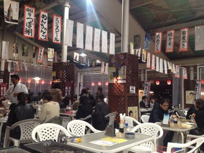 天神に 牡蠣小屋が 日々 つらつら