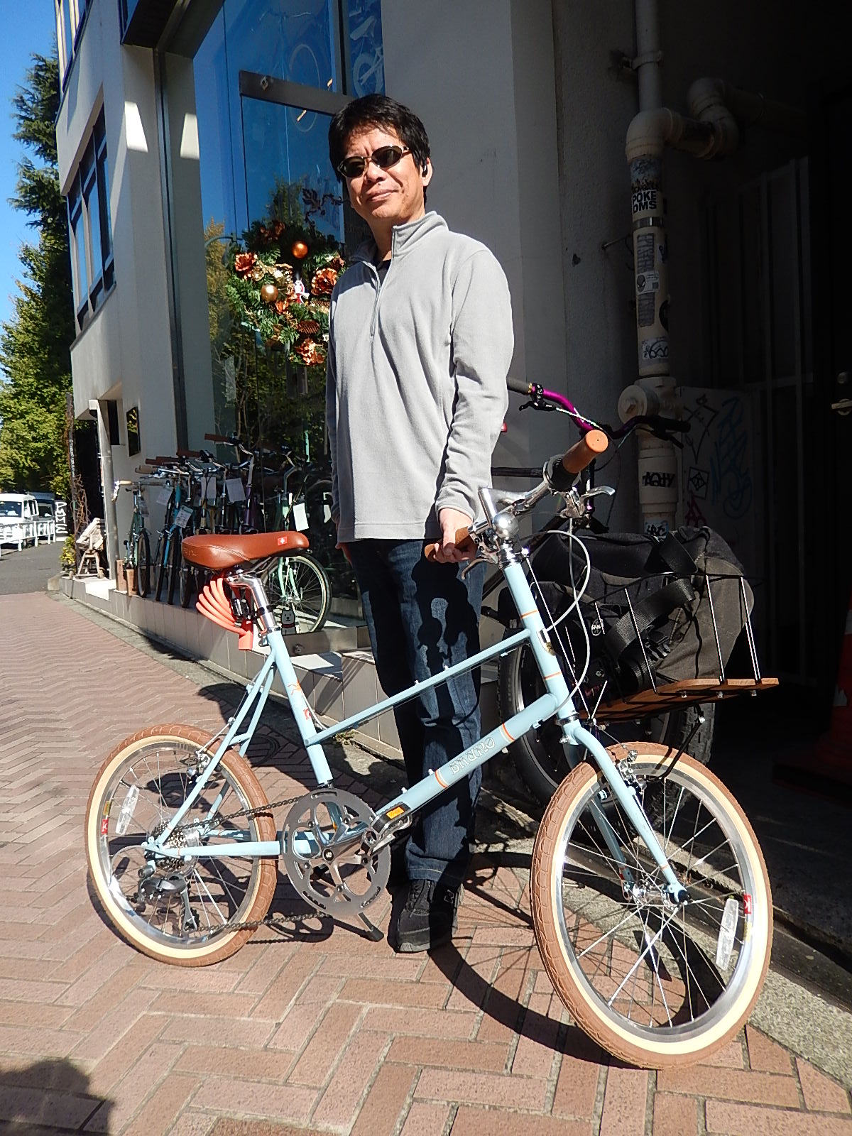 11月24日 渋谷 原宿 の自転車屋 FLAME bike前です!!_e0188759_1472421.jpg