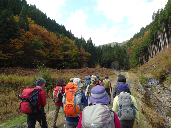 廃村八丁「品谷山」：京都北山の最奥にひっそりと存在する廃村とは・・・_c0066176_21104021.jpg