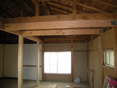 『開放感のある勾配天井を持つ２階リビングのレトロな木造一戸建リノベ』_e0052882_17262742.jpg