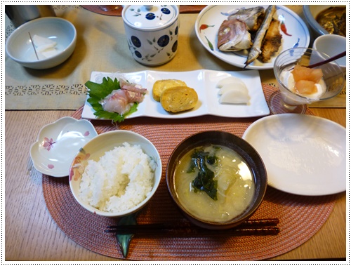 パパさんの釣りの成果、煮たり焼いたり、完食で～す_b0175688_21565699.jpg