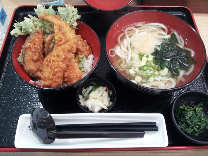 群馬 千代田 親孝行うどん イカ天丼定食 満腹イリヤの食べブログ 群馬 千代田 親孝行うどん イカ天丼定食 満腹イリヤの食べブログ
