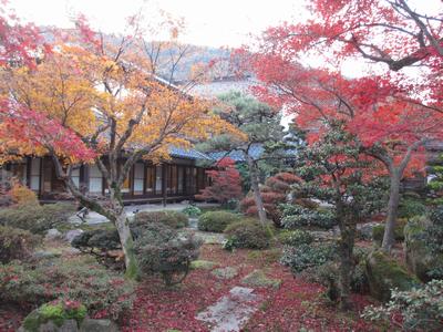 紅葉の芭蕉の館_f0289632_2362322.jpg