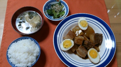 豚バラ角煮、大根、玉子。小松菜の煮物_d0008356_1918398.jpg