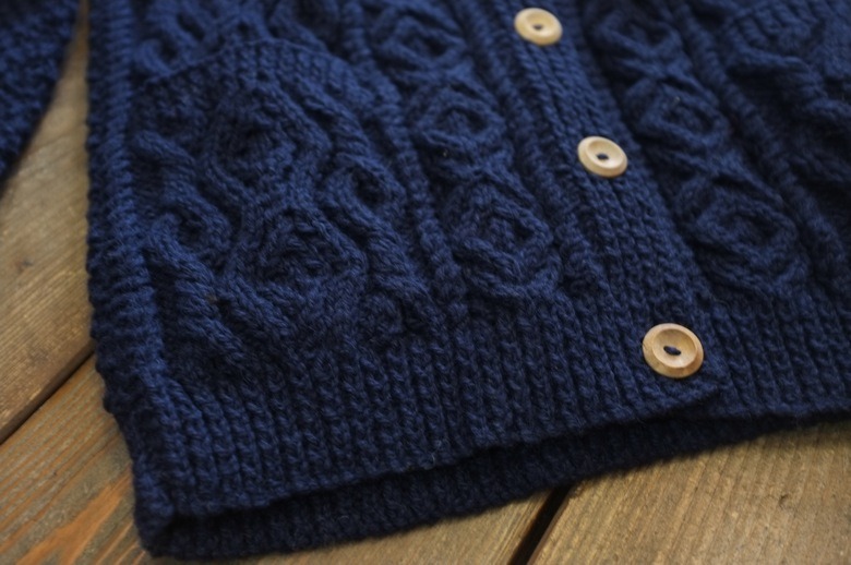 お値下げ！みなとのてんらんかいJanette Murray ウールカーディガン お値下げ！みなとのてんらんかいJanette Murray ウールカーディガン