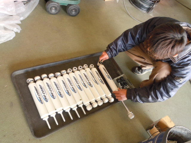 JB23 ジムニー プロコンプショック加工中!(^^)!_c0213517_11482440.jpg