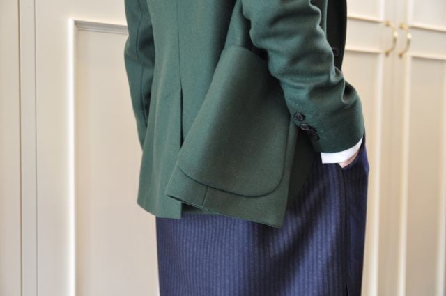 クールな女性らし さ ・・・ DRIES VAN NOTEN ._b0110586_2022271.jpg