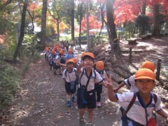 11月27日(年長 園外保育 多峯主山)_d0091723_17294828.jpg