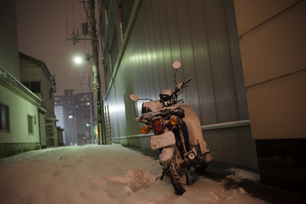 雪の日の路地_b0206676_23594030.jpg