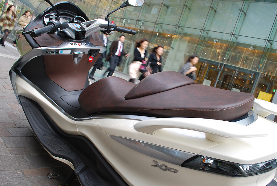 PIAGGIO X10 ピアジオX10 350i.e. Executive 入荷&試乗車あります!_d0099181_19515634.jpg