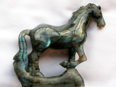 新入荷　ラブラドライトの馬の彫刻_c0140599_1912210.jpg