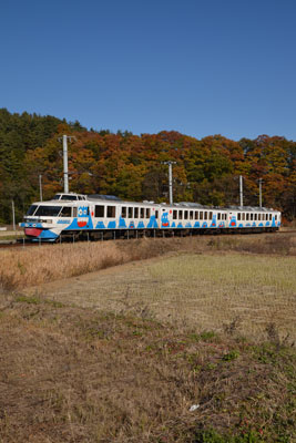 富士急にＪＲパノラマエクスプレスアルプスカラーが登場_b0199522_23562332.jpg