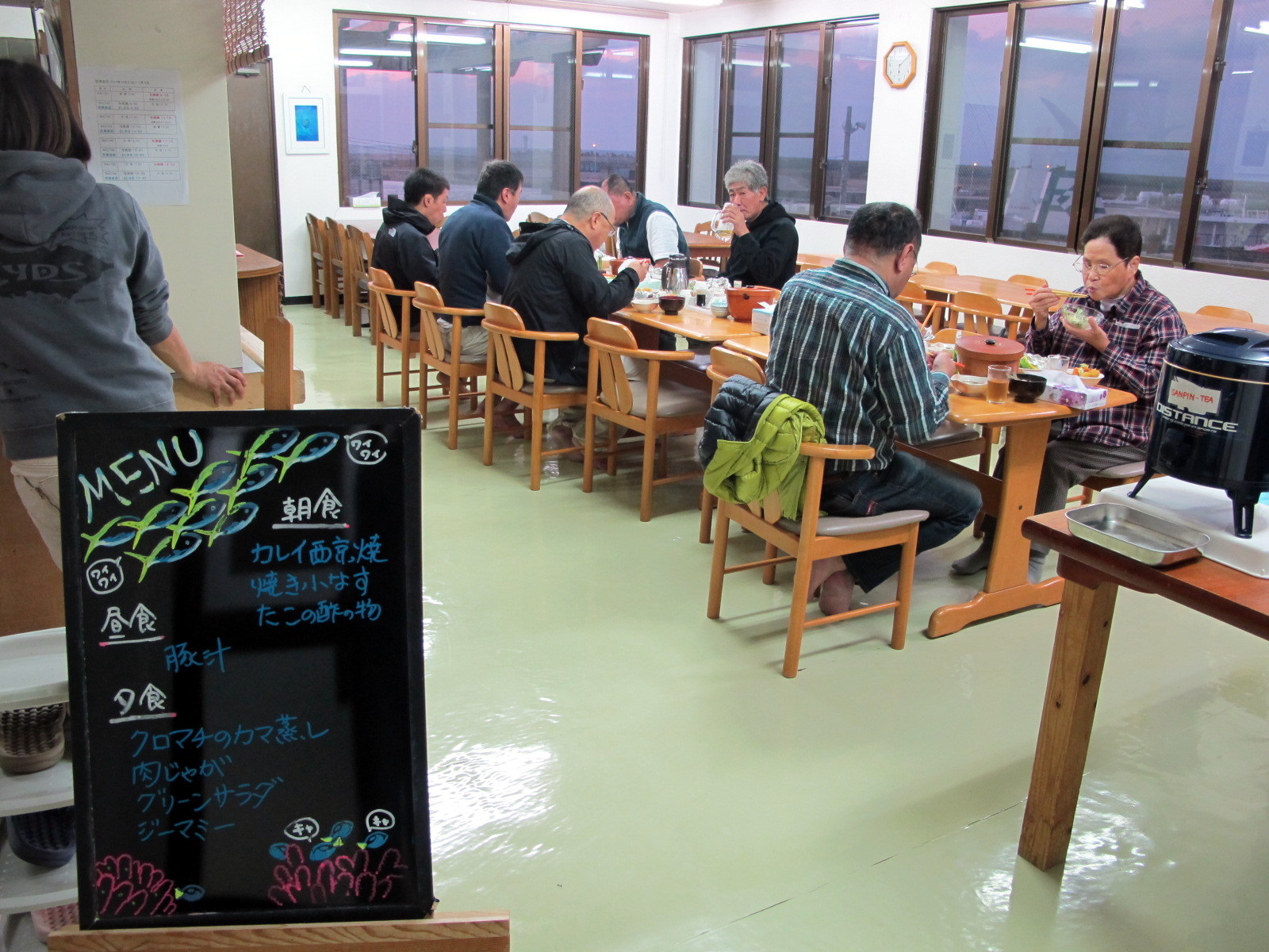 11月30日 今朝と昨晩のよしまる荘_b0158746_100291.jpg