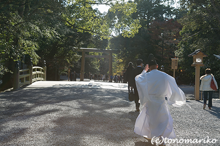 「出雲大社」につづいて「伊勢神宮」へ_c0024345_13214516.jpg