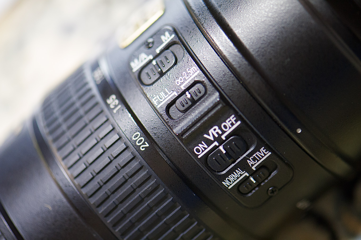 AF-S VR Zoom-Nikkor ED 70-200mm F2.8G(IF) : チーフのEOS AF-S VR Zoom-Nikkor ED 70-200mm F2.8G(IF) : チーフのEOS