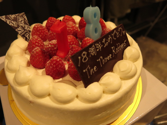 \"沼節としぶといピアノとケーキと\"ってこんなこと。_c0140560_12505162.jpg