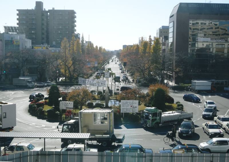 小川駅ホームに待合室_f0059673_23294836.jpg