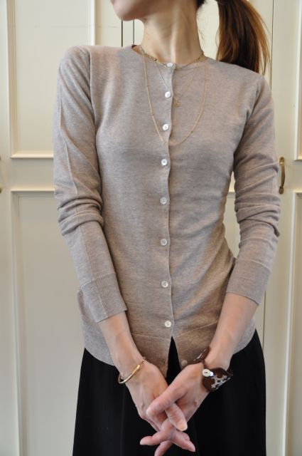 活躍するカーディガン JOHN SMEDLEY ._b0110586_1914176.jpg