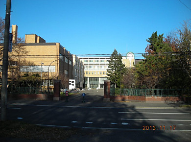 北大の西北・2つの学校_f0078286_12584055.jpg