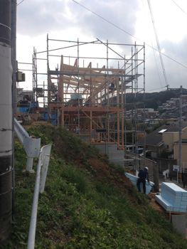 斜面に建つ家「平和の家」完成見学会を開催します☆_e0029115_17224026.jpg