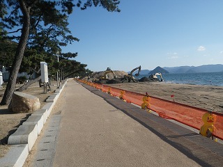 渋川海岸は工事中です。_f0202368_1532156.jpg