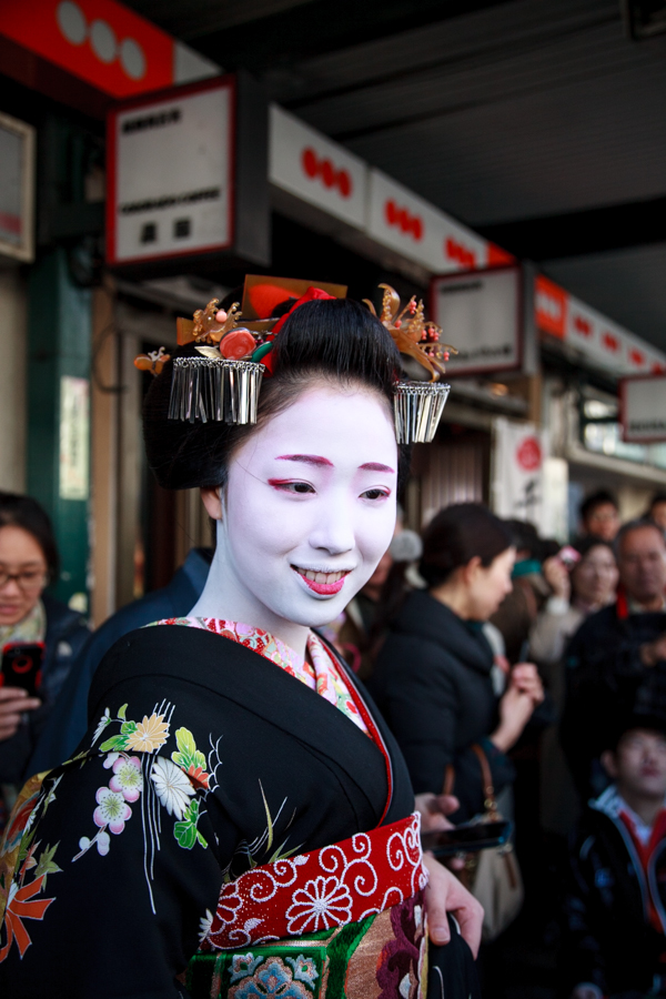 お見世出し！ ～祇園甲部 まめ藤～ : 京都憧憬！