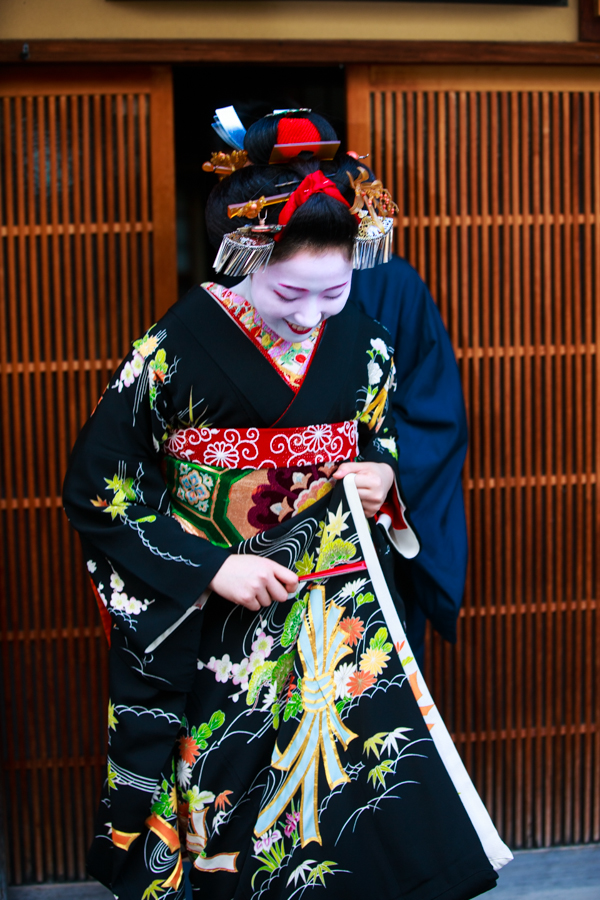 お化け　祇園甲部　紫乃さんとまめ藤さんの千社札 お化け 祇園甲部 紫乃さんとまめ藤さんの千社札