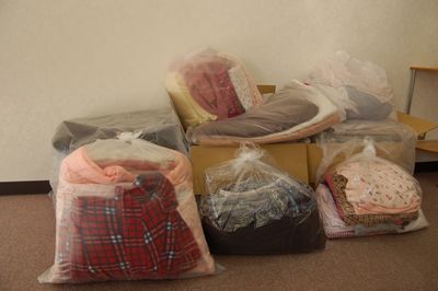たくさんの衣服を頂戴いたしました。_a0154110_13385452.jpg