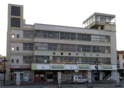 あまちゃん 北三陸観光協会ビル解体のニュース_f0154626_1421996.jpg