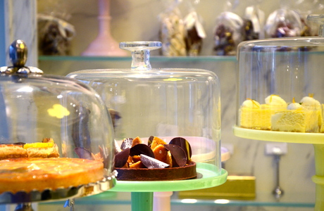GATEAUX THOUMIEUX by Jean-François Piège - ガトー・トゥミュー オープン!_a0231632_6192919.jpg