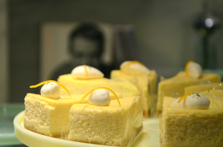 GATEAUX THOUMIEUX by Jean-François Piège - ガトー・トゥミュー オープン!_a0231632_6214975.jpg