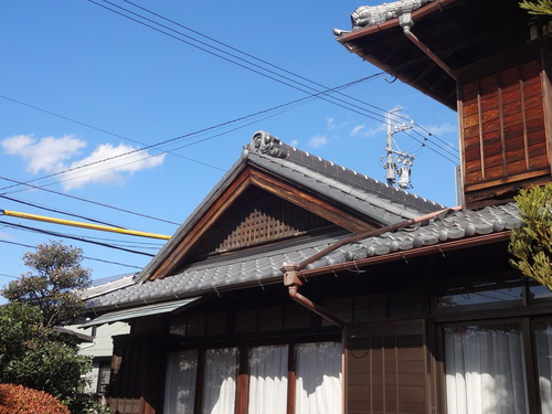 入母屋屋根の瓦葺き替え(完)_c0128774_17242458.jpg