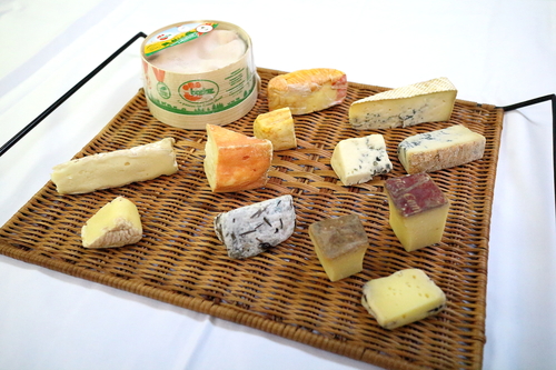 Plateau de fromages チーズ_f0303590_16254258.jpg