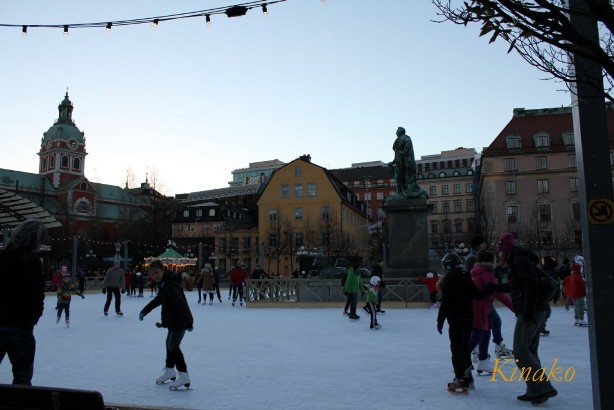 街中のクリスマスマーケット　－　Julmarknad i stan_e0250023_553386.jpg