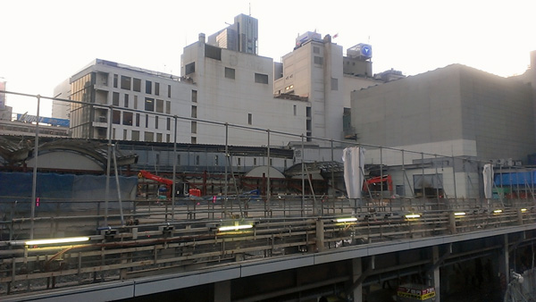 解体が進む旧東急渋谷駅_a0000006_23411387.jpg