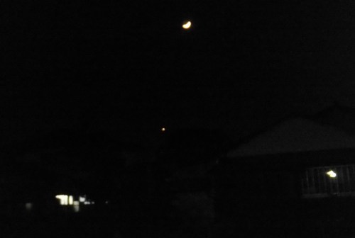 明日の夕暮れ...空を見上げて見てください。_b0137932_1852565.jpg